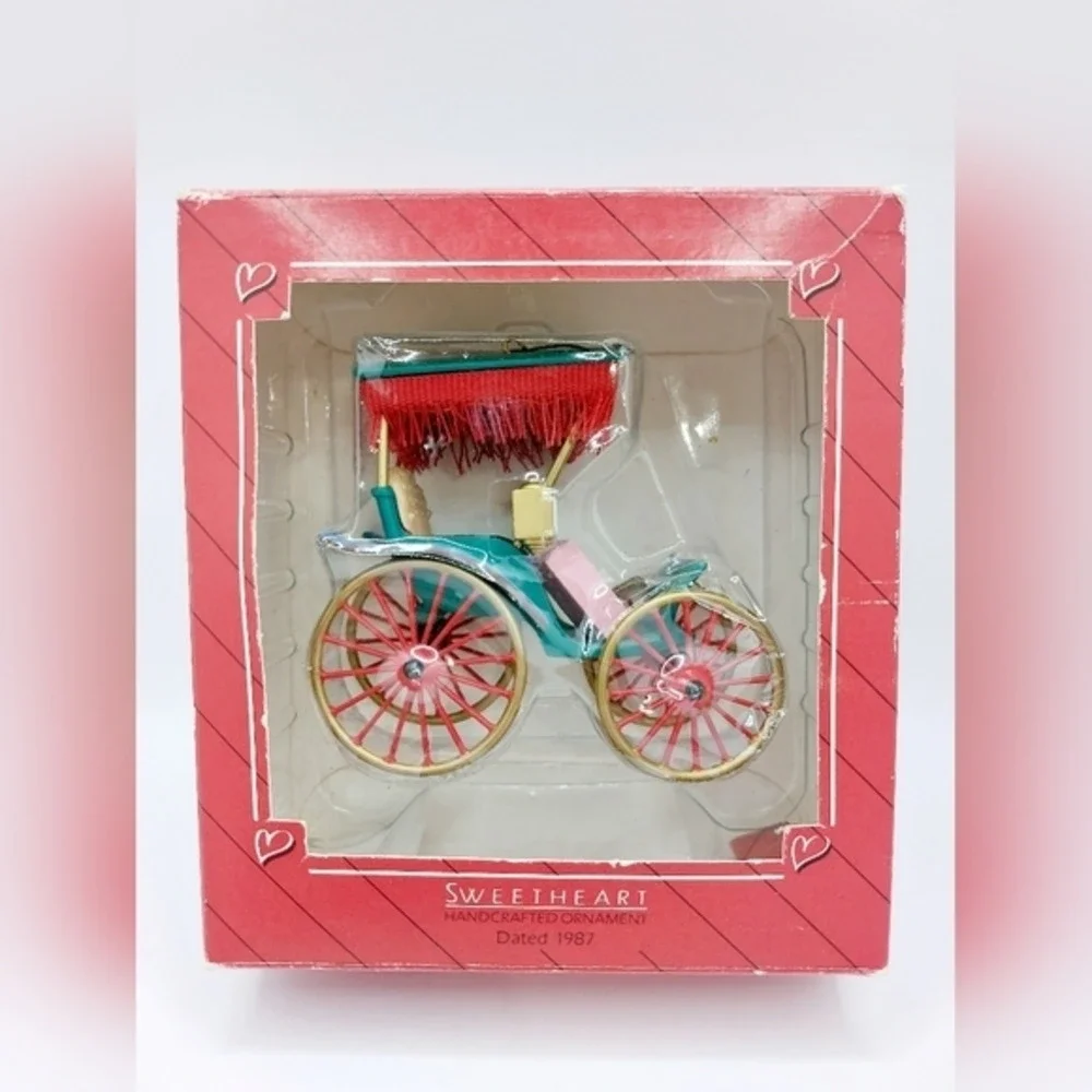 Vintage 1987 HALLMARK KEEPSAKE ORNAMENT‎